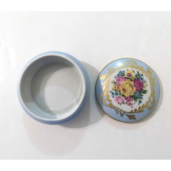 Vintage Limoges France Porcelain Trinket Box With Lid Floral Design Gold Accents - Picture 3 of 11